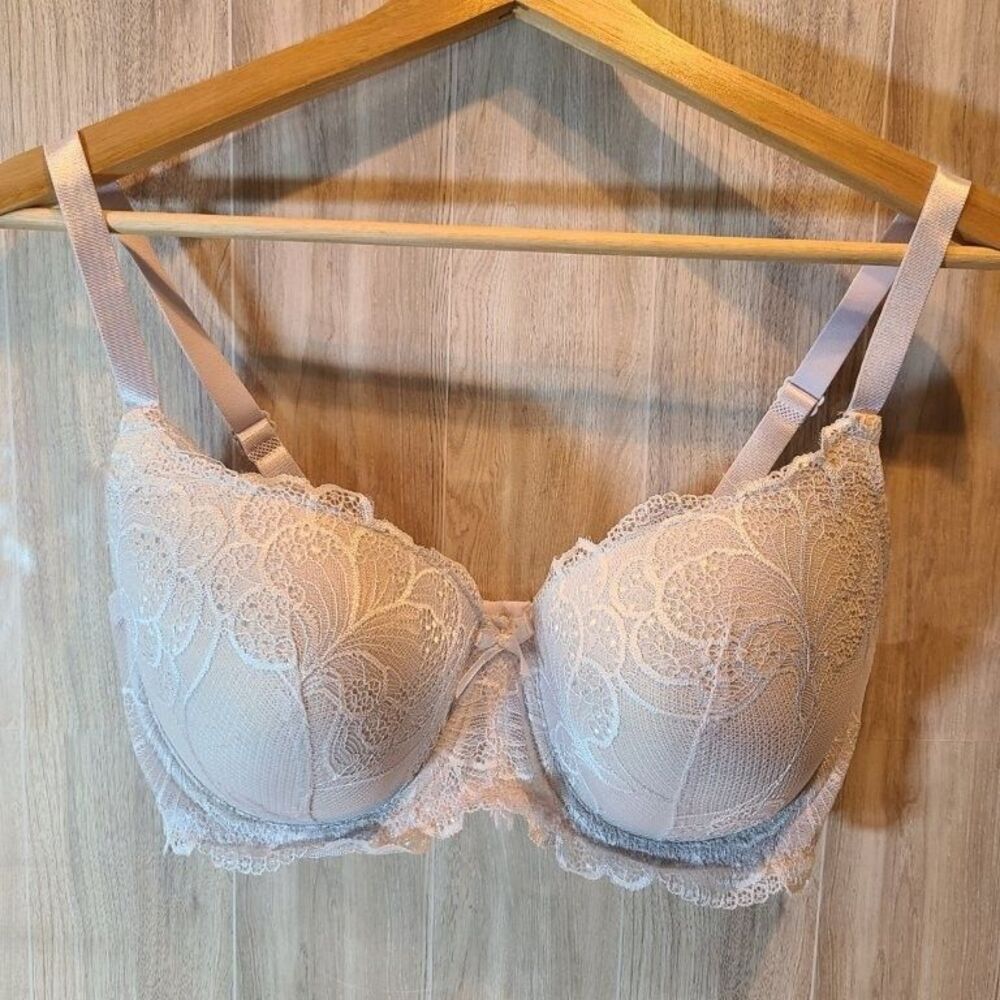 B.Luxe 36D White Lace Bra Padded Underwire Support Comfort T-Shirt Intimates